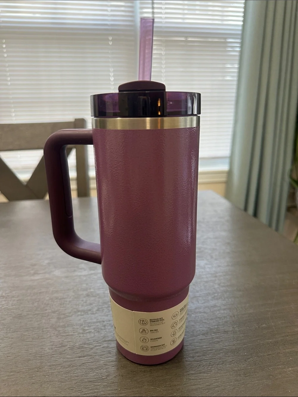 Stanley Plum Quencher H2.0 Tumbler with Handle and Straw - Picture 2 of 4